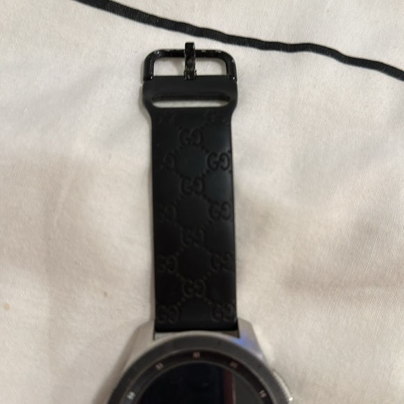 Samsung Watch - Picture 3 of 3